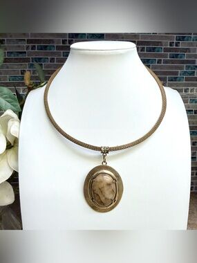 Vintage natural stone pendant statement necklace